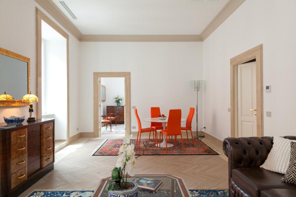 Charm & Elegance off Via Veneto 2BR, 2BA