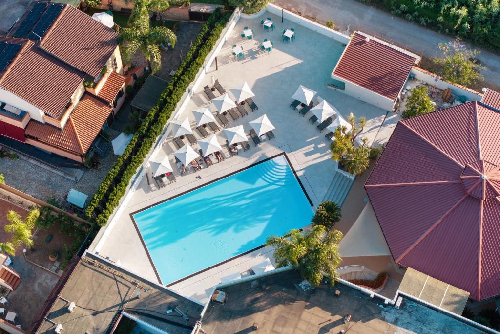Marina Living Rooms and Pool