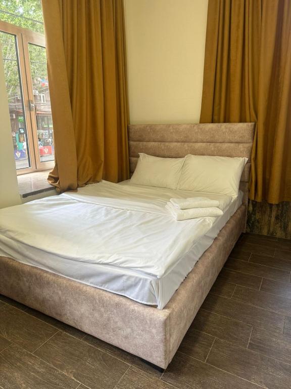 تصویر اتاق‌های Mini hotel in centre - تصویر ۲