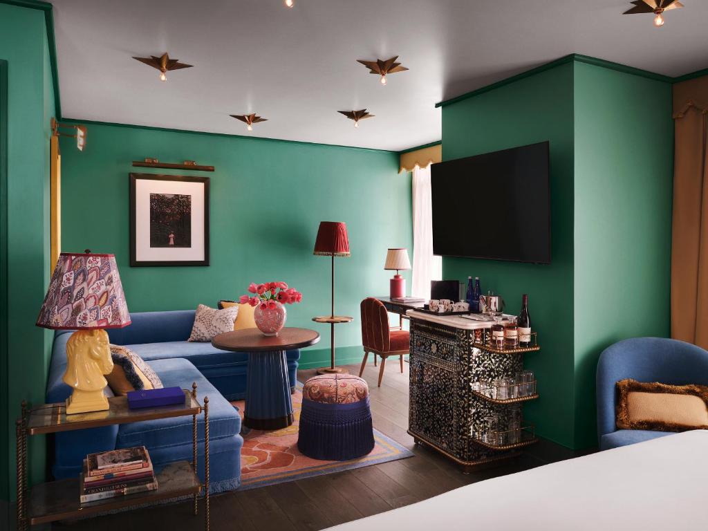 The Fifth Avenue Hotel - Studiosuite
