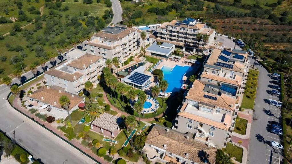 V Plazza Garage Heated Pool View Flat
