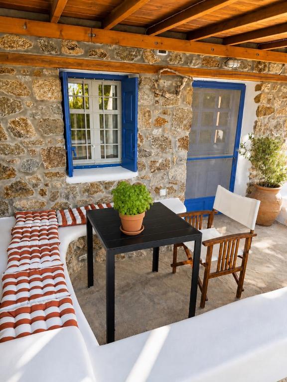 Charming cottage 15 minute walk from Mykonos Town & Airport