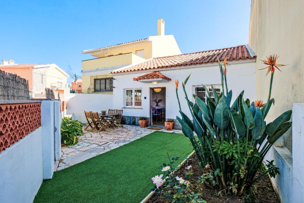 Cascais Garden & Terrace House