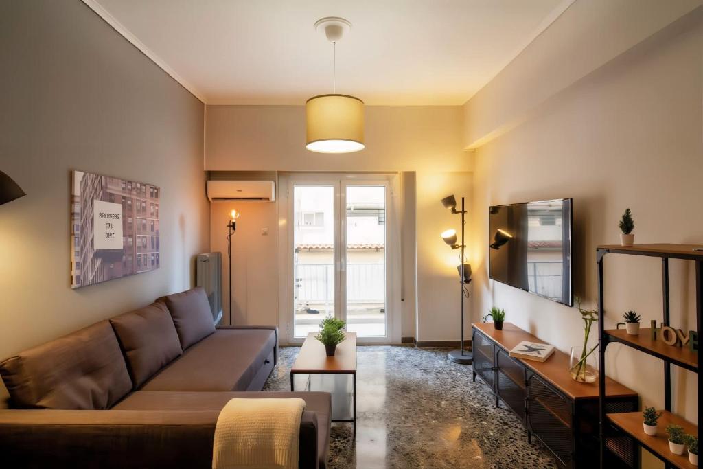 Comfy Athenian 1BD Apt next to Neos Kosmos Metro