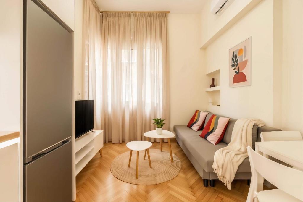 Modern Apt Next to Metro Panepistimio