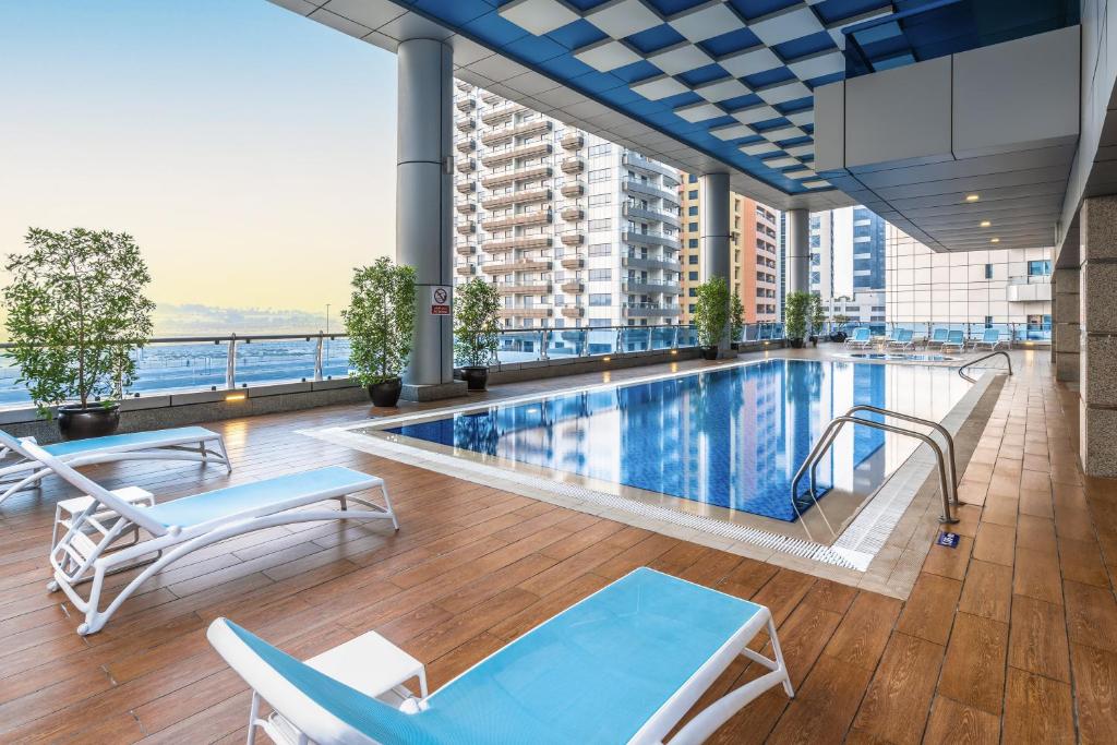 Ramada by Wyndham Dubai Barsha Heights در دبی