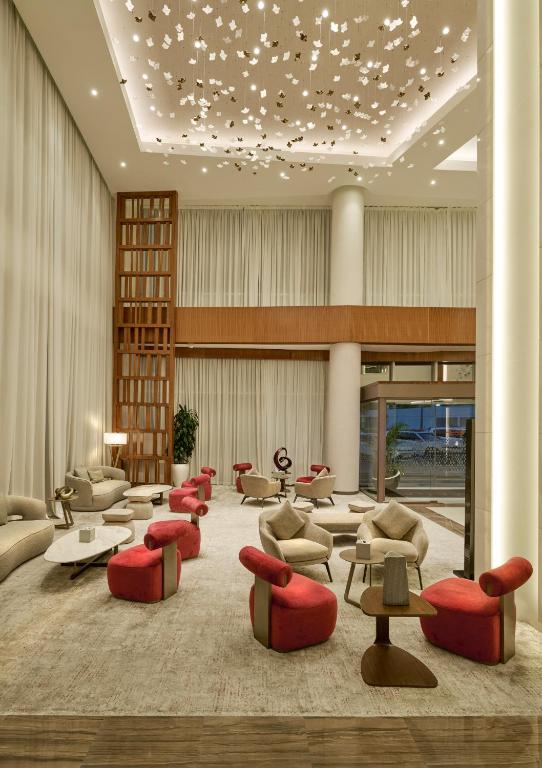 لابی و فضای عمومی Ramada by Wyndham Dubai Barsha Heights - تصویر ۵