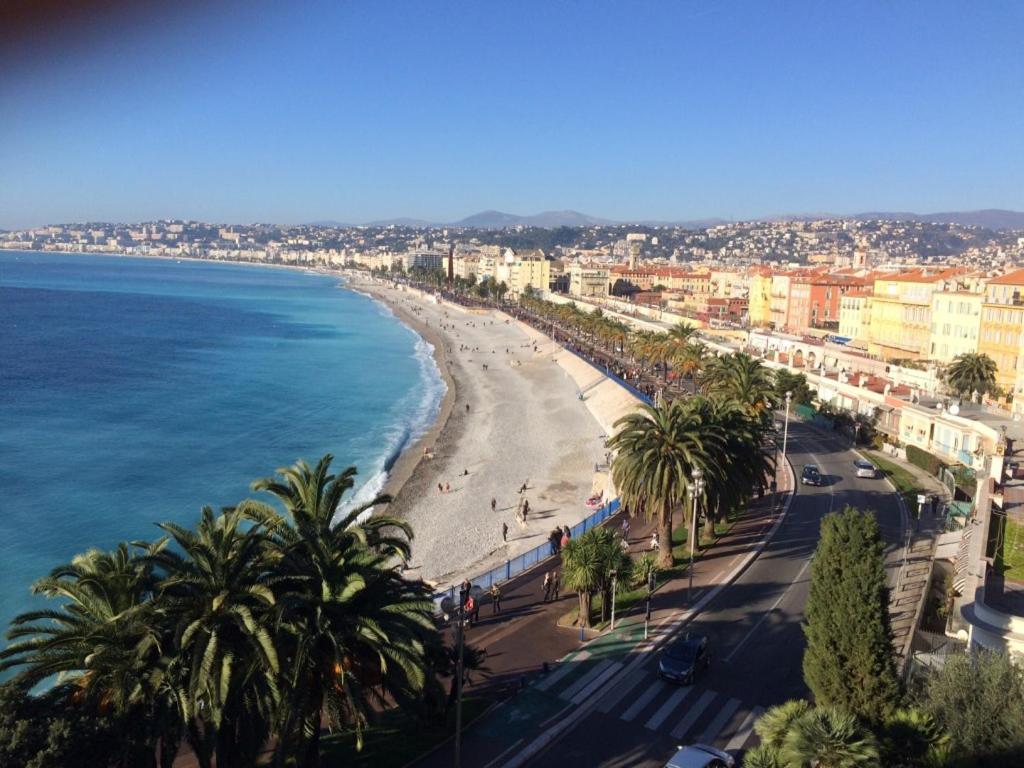 50 m de la plage et 60 m carre au centre