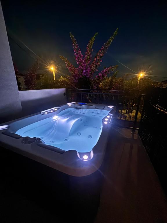 Kinda Residence