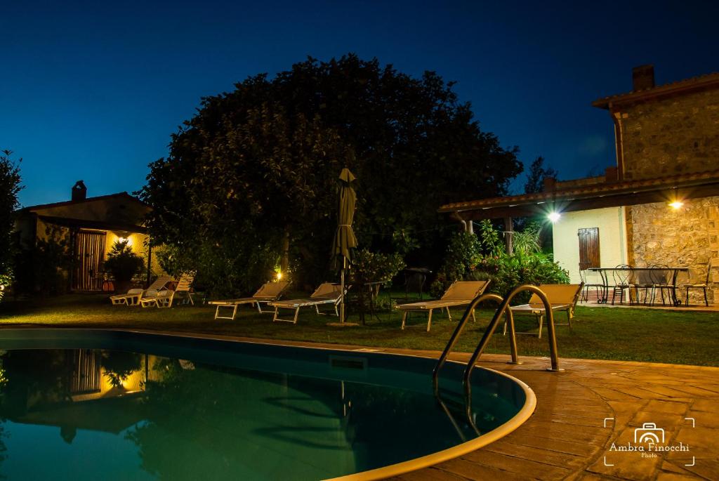 The swimming pool at or close to Fattoria dei Cavalieri
