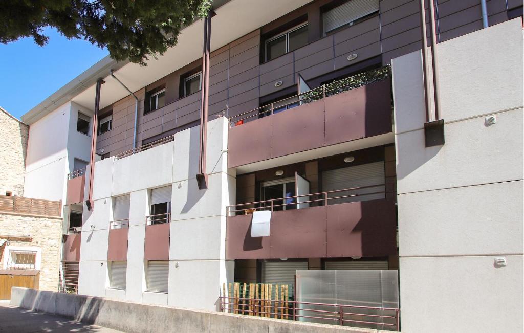Stunning Apartment In Avignon With Wifi
