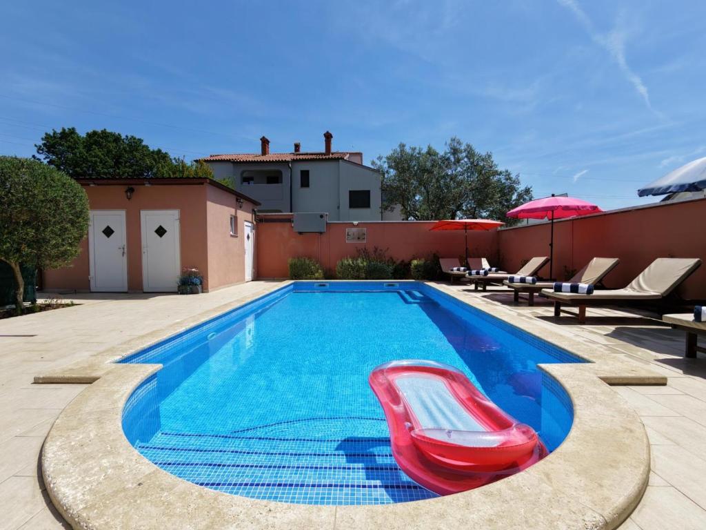 House Monte Cherpo