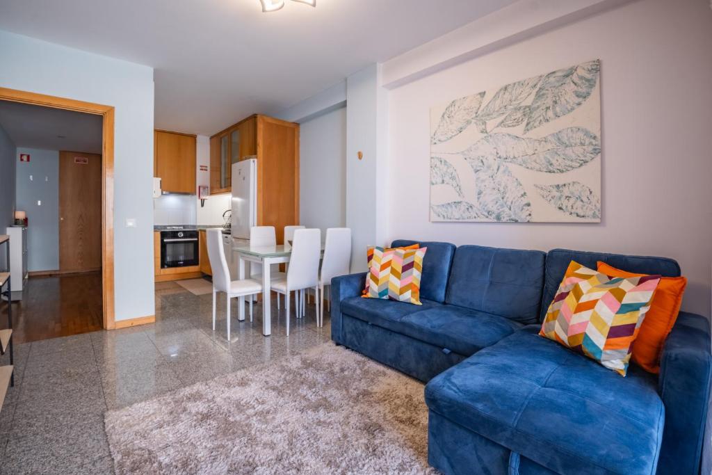 OceanLeaf - EcoHost - Quiet apartment with balcony, near Beach and Metro 6px