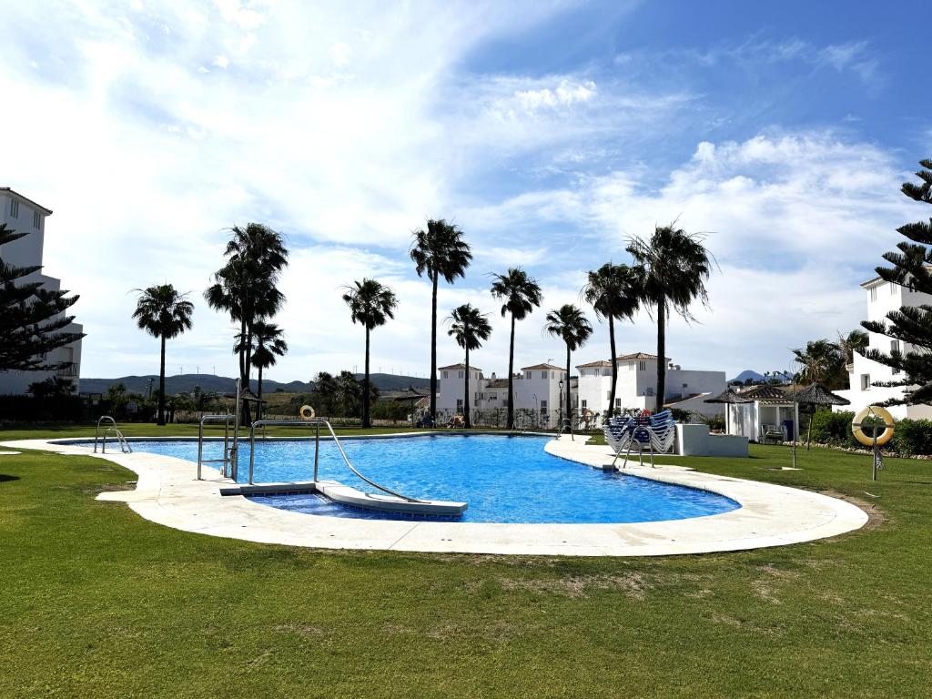 Casa Feliz - lovely 2 bed Penthouse in Manilva with pool, sea and mountain views, close to the beach and facilities