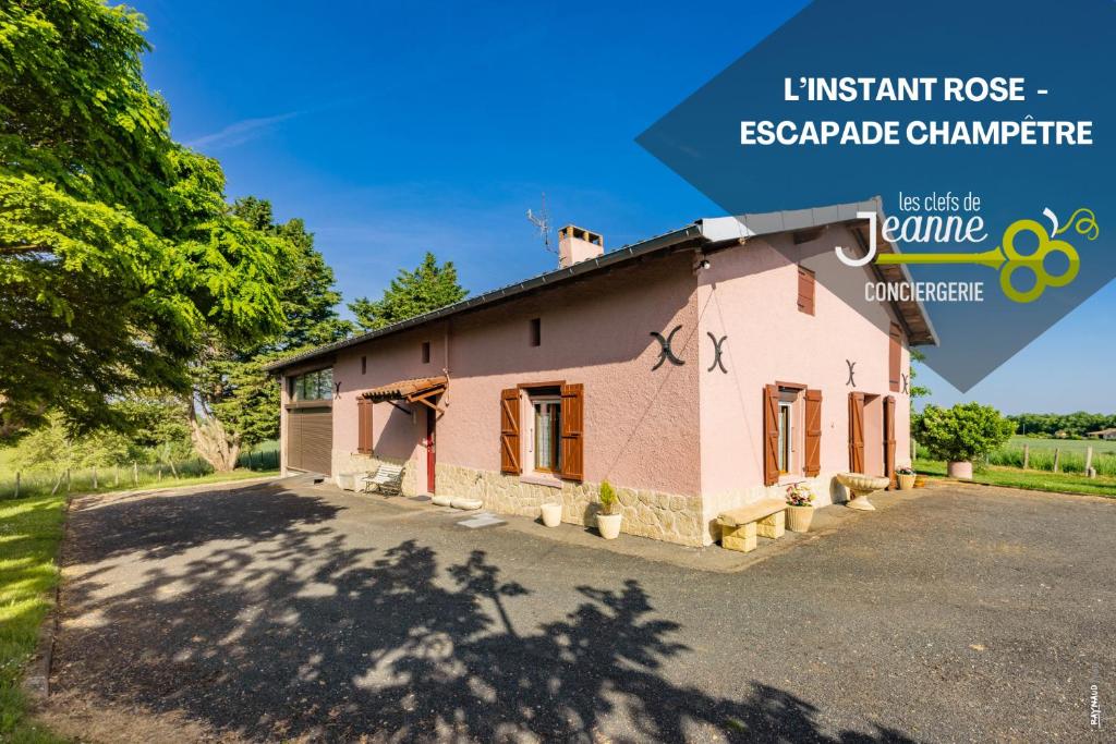 an image of a house with the olympic committee logo at L'instant ROSE - Escapade Champêtre in Grazac