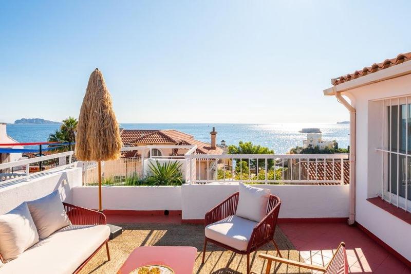 Villa with Sea View, Terraces & Private Garage