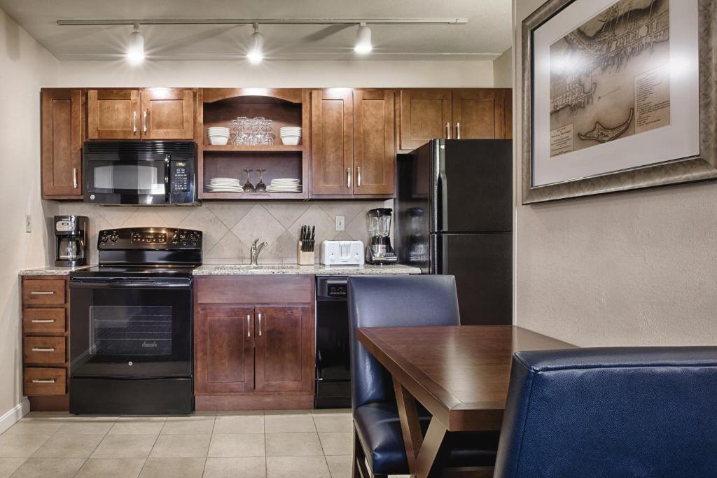 Club Wyndham Long Wharf - 