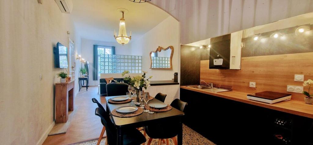 LE PARC2 Appartement Authentique, Coeur de Ville, Proximité Parking, Climatisé