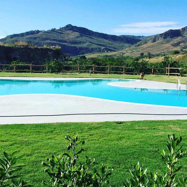 Tenuta Lanza Il Mulino - Room King Con Vista A La Piscina