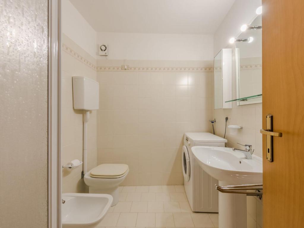 Apartment Lo Chalet del Bepy by Interhome, Madonna di Campiglio — foto della struttura 4