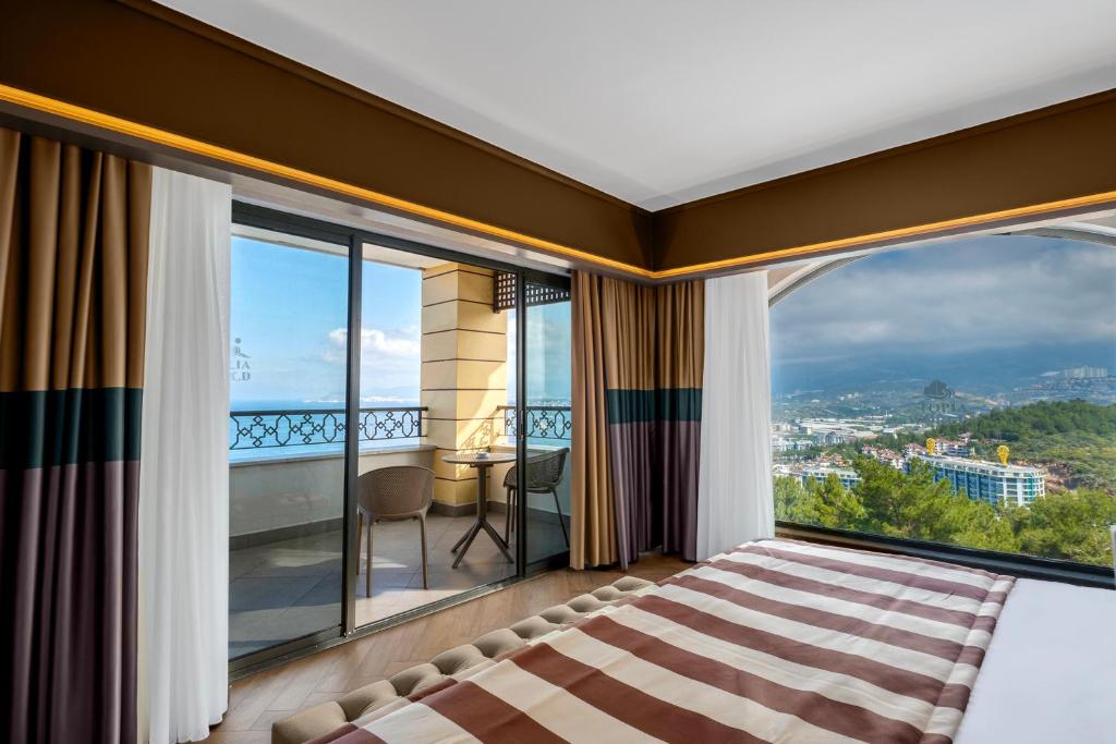 Corner suite
