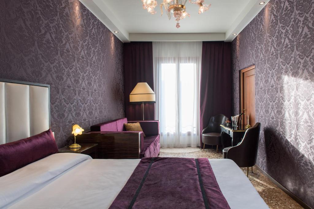 Locanda Leon Bianco on the Grand Canal - 11