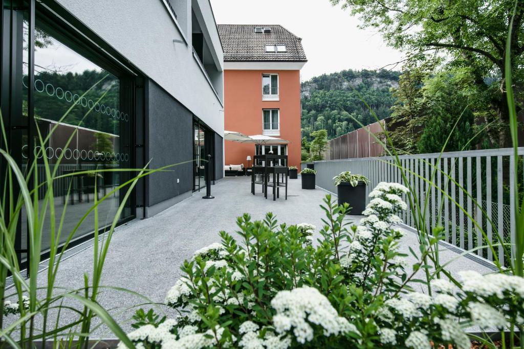 Zahrada ubytování Montfort - das Hotel
