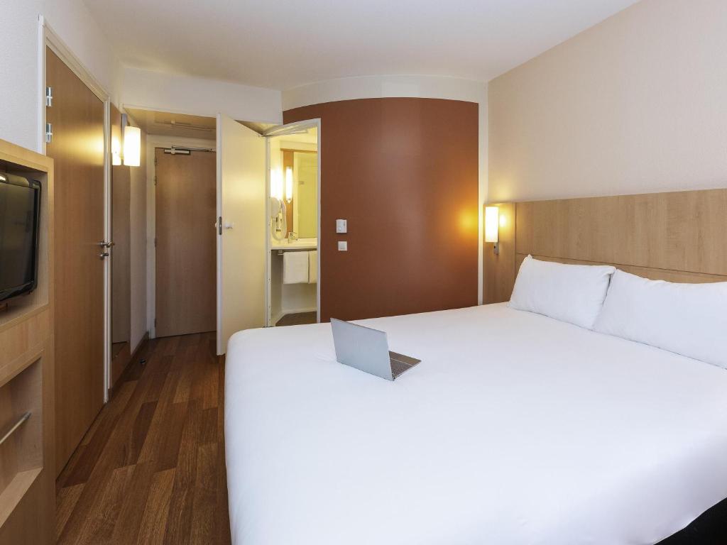 ibis Lyon Est Chaponnay - Standard Room With 1 Double Bed
