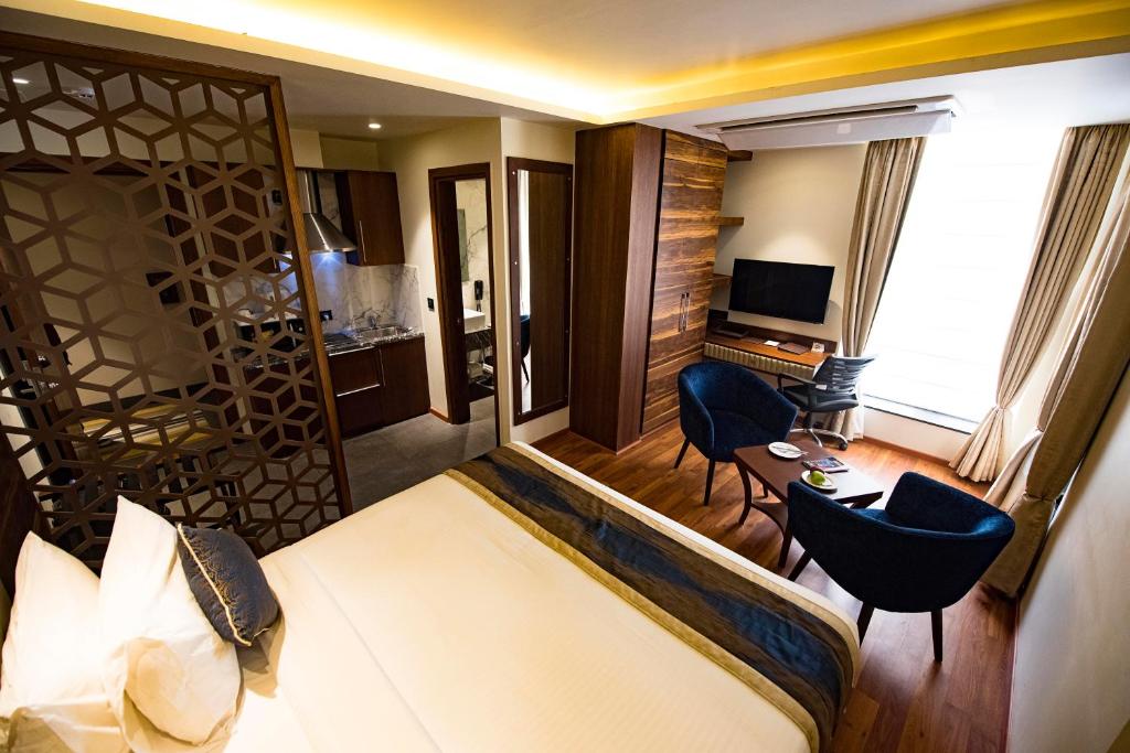 لابی و فضای عمومی Connaught Royale - تصویر ۵