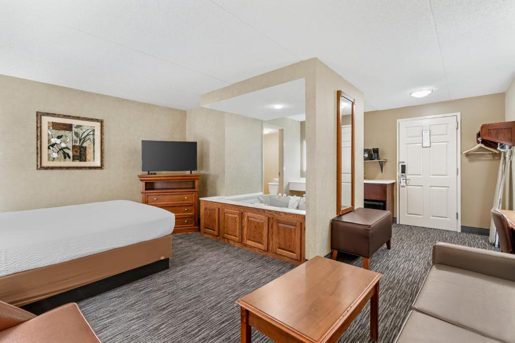 Rodeway Inn Columbia Mall Loop - Superior King Suite - Non-Smoking