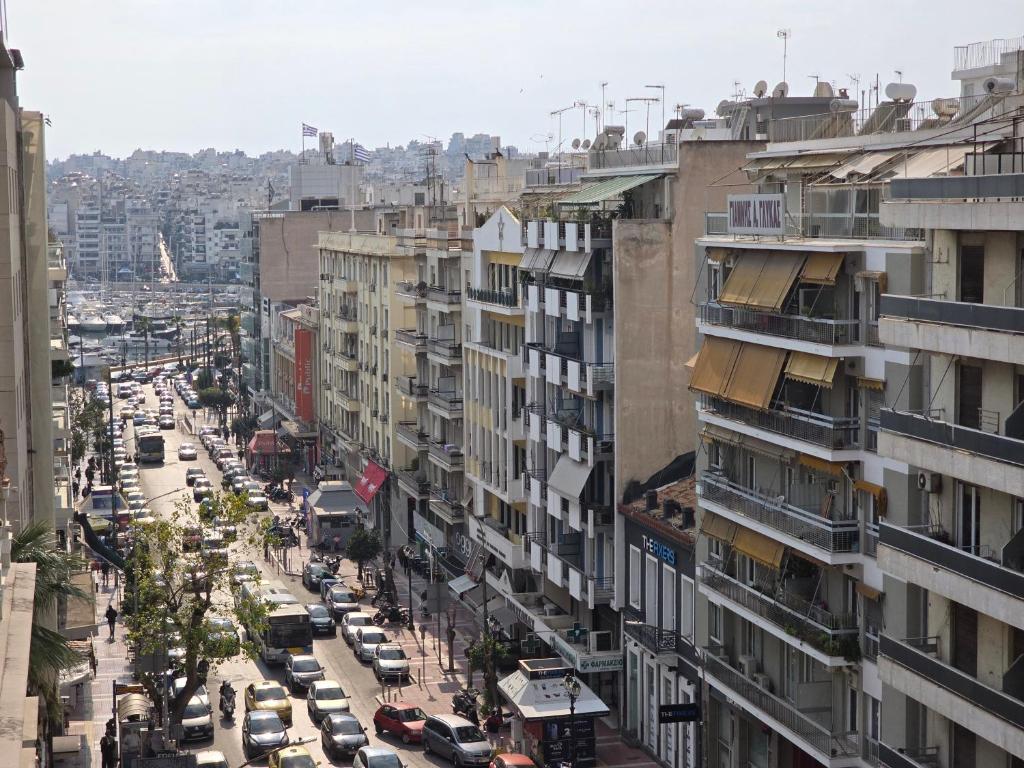 GRI LAMBRAKI - Room 1 - SHARED APARTMENT - Beautiful Views in The Center Of Piraeus