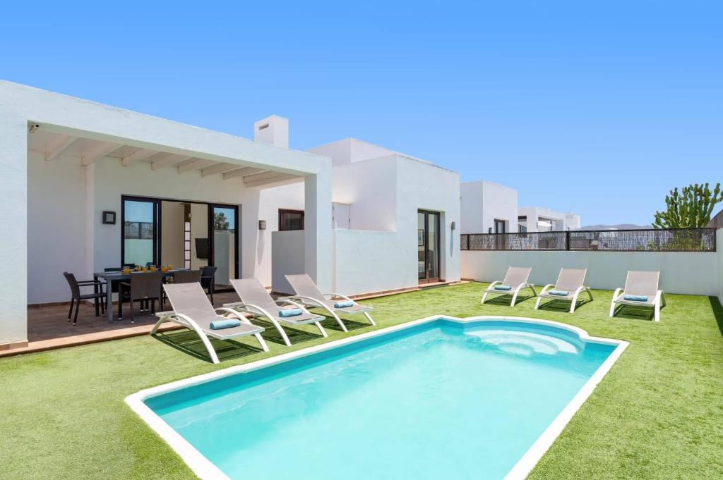Villa Janubio by Villa Plus