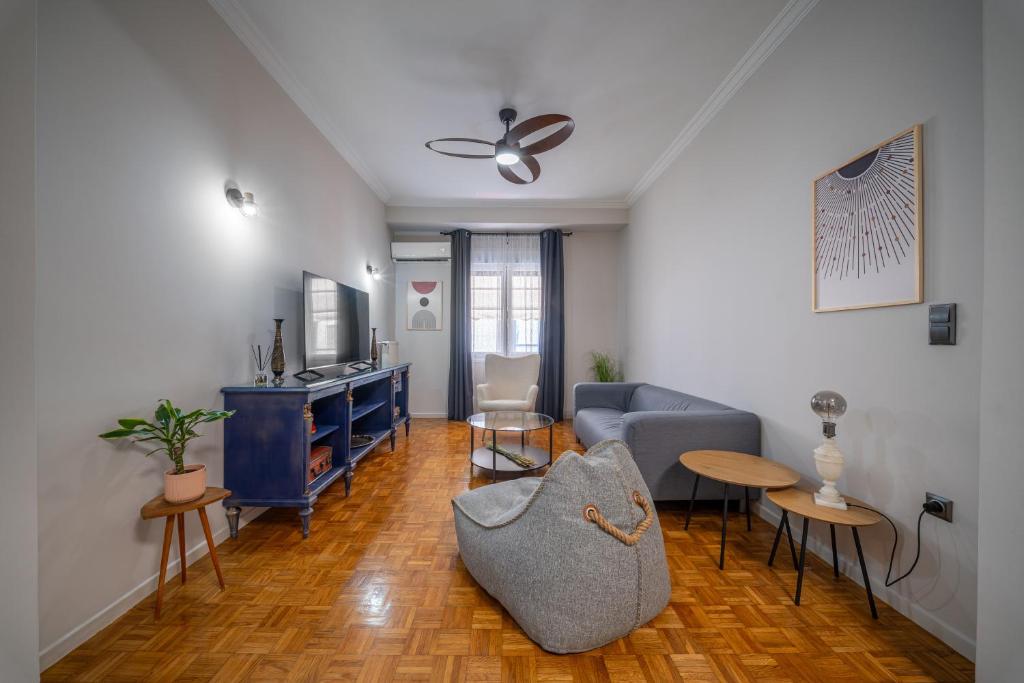 Athens City Apartment Walk to Metro Ideal City Stay