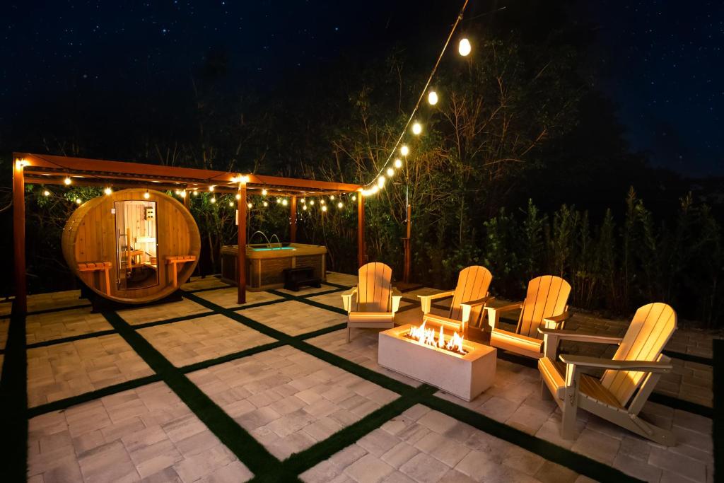 Velvet Bloom Bubbling Spa Retreat with Sauna & Jacuzzi photo