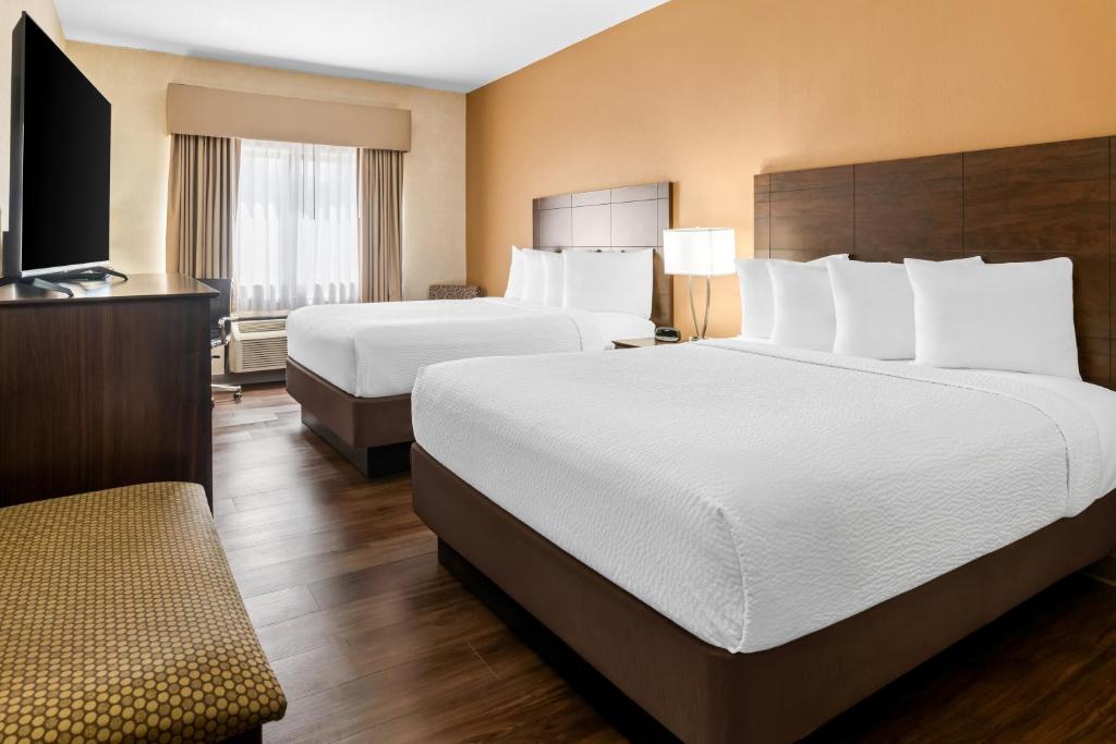 Days Inn by Wyndham Columbia Mall - Queen Room With Two Queen Beds - Non-Smoking
