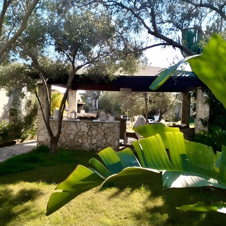 a view from the garden of the house at Villa Maria Beatrice in Quartu SantʼElena