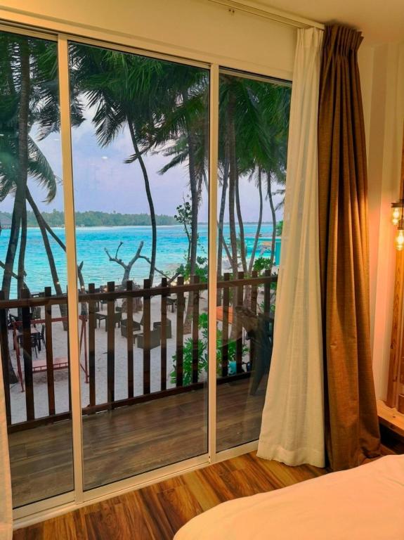 Portia Hotel & Spa - Beachfront - View 29