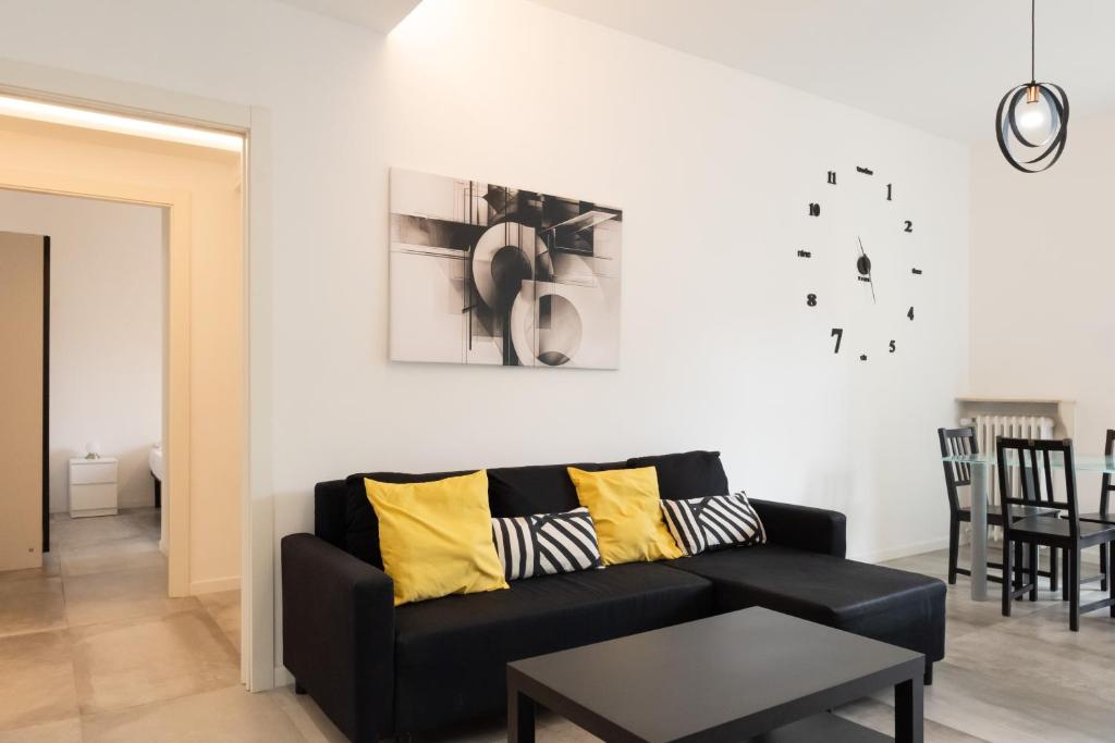 Premium 3 Rooms apartment in Navigli, Darsena