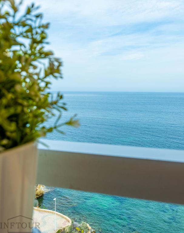 Inftour Ocean Loft Calpe – First Line Sea View