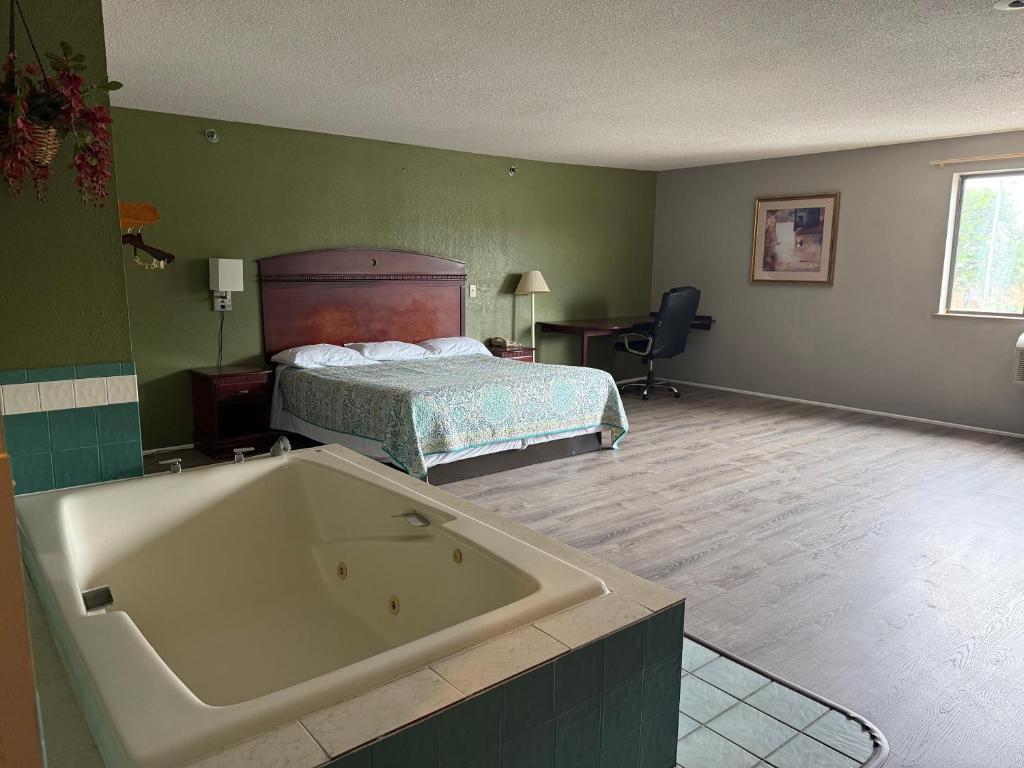 Coldwater Inn & Suites near I 69 - King Bed Non-Smoking With Jetted Tub
