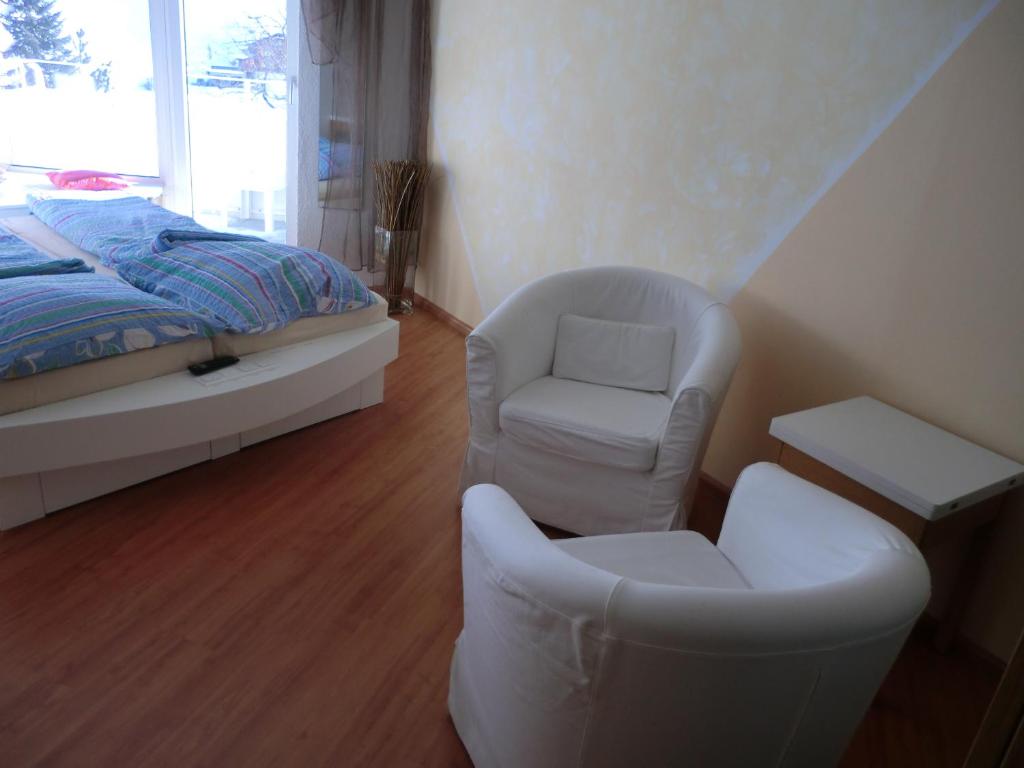 Postel nebo postele na pokoji v ubytování Haus Zervreila