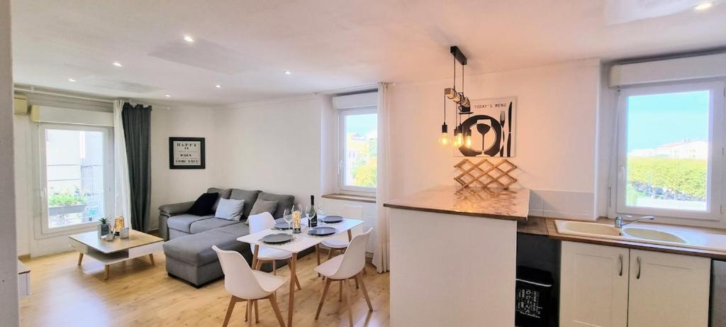 LE BARBUSSE Coeur de Ville Superbe Déco Climatisé