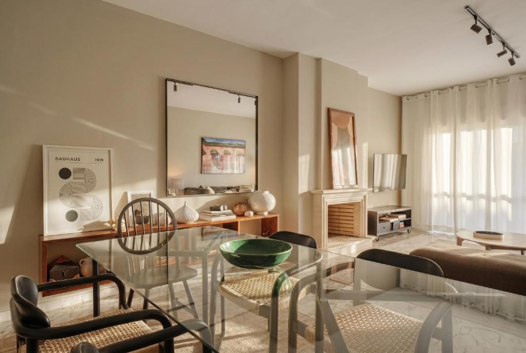 Large 3BR Apartment in Cascais with 2 Balconies