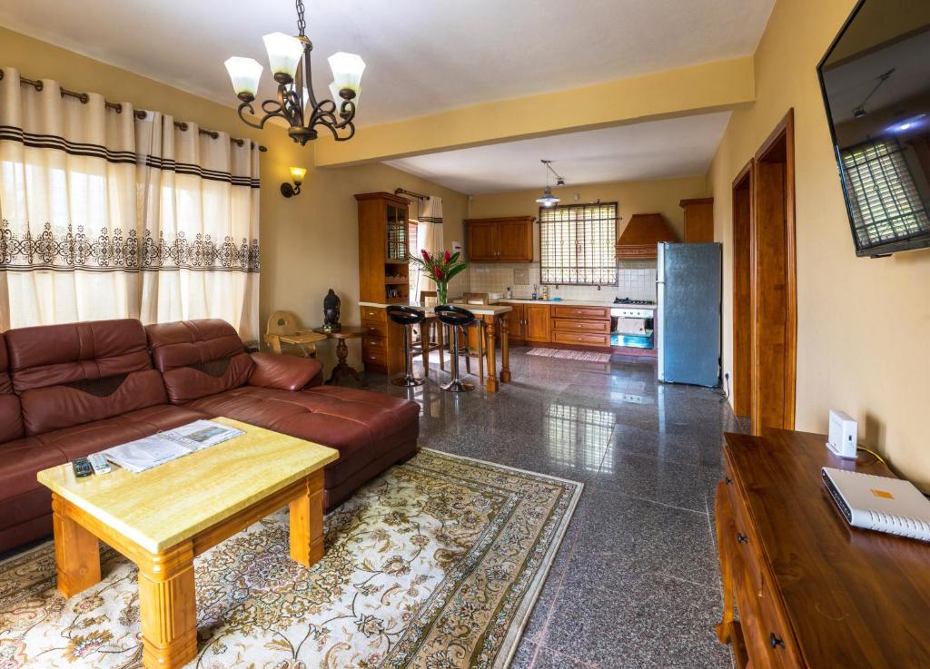 TV a/nebo společenská místnost v ubytování Blue Pearl Resort