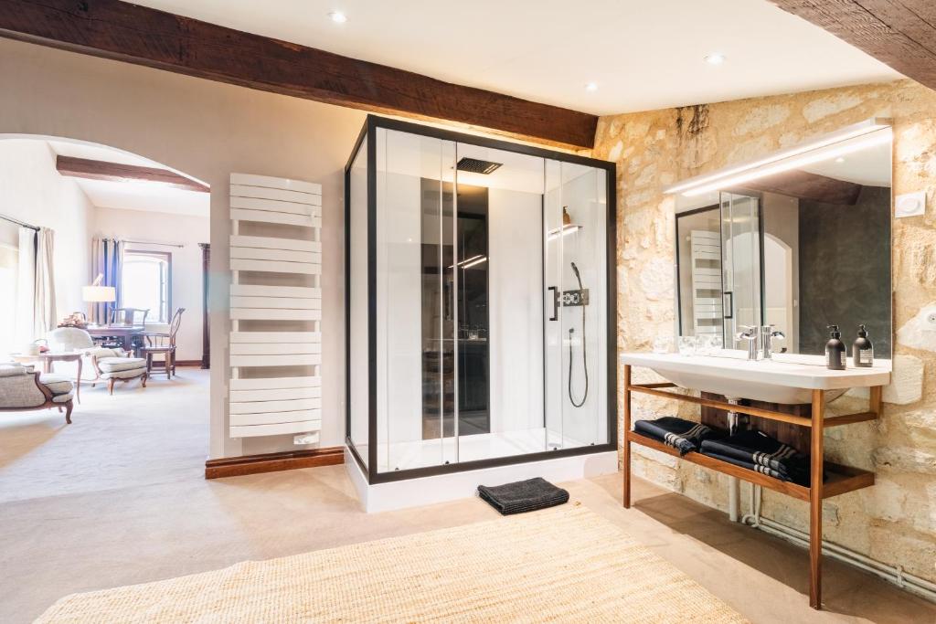 Chateau de la Vieille Chapelle - Quadruple Room With Shower
