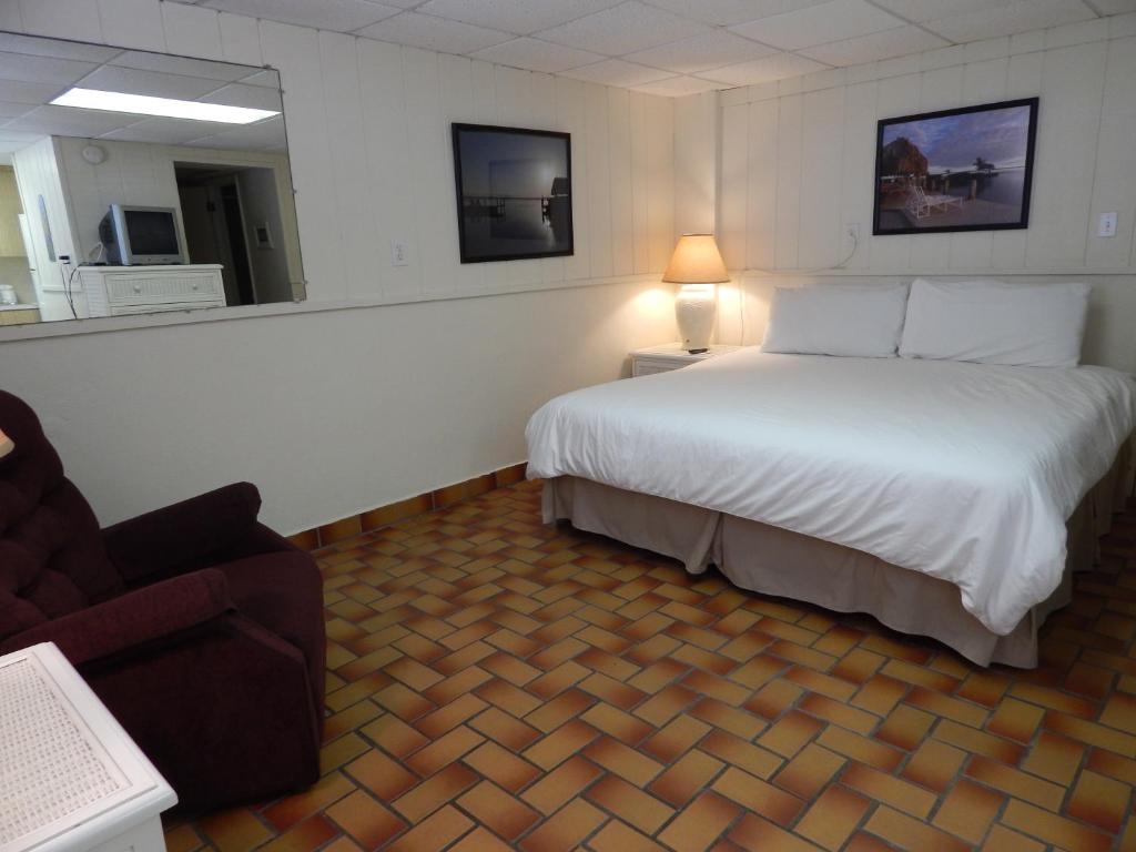 Uma cama ou camas num quarto em Parmer's Resort