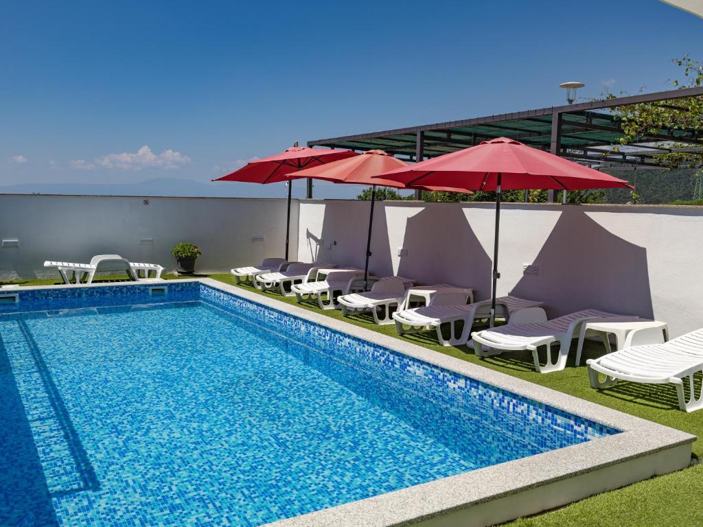 Apartments with swimming pool Crikvenica - 12116