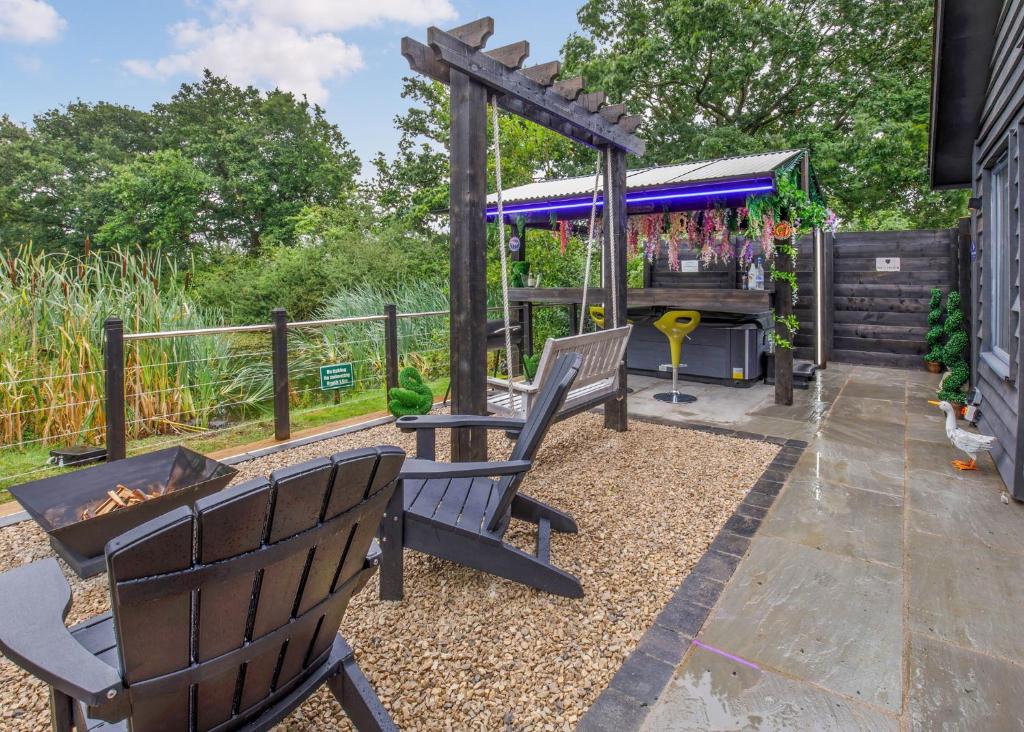 Oakwood Lodges - One-Bedroom House