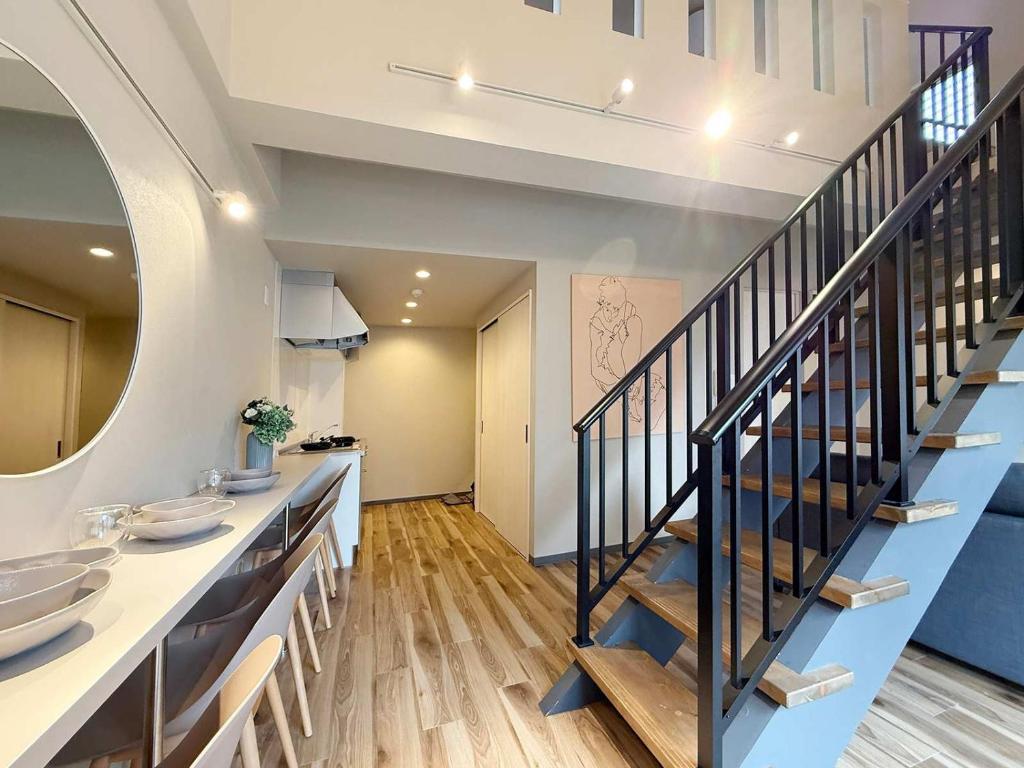 Clio Matoba by b hotel - 10-min Walk to Station Spacious Stay for 8 Guests