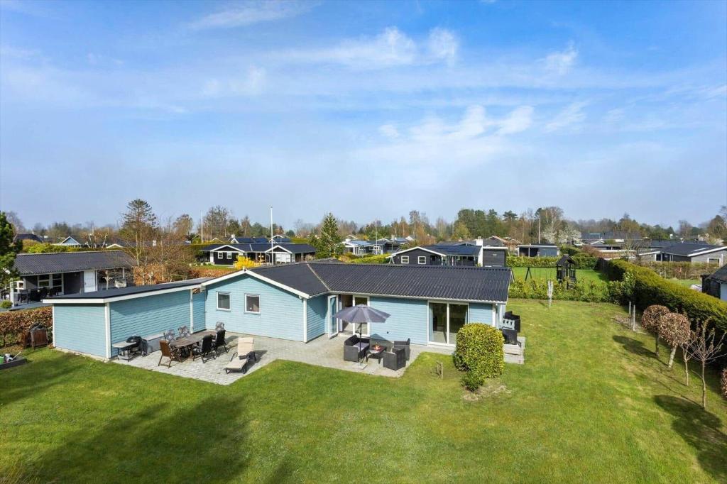 an aerial view of a house with a yard at FY134-Middelfart-Antaresvej-4 in Middelfart